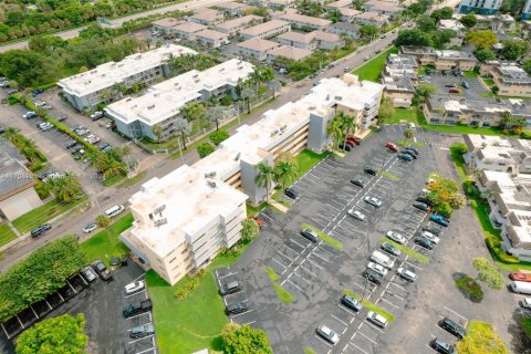 Condominio en venta en Miami, Florida, 3 dormitorios, 111.48 m2 № 1460850 - foto 1