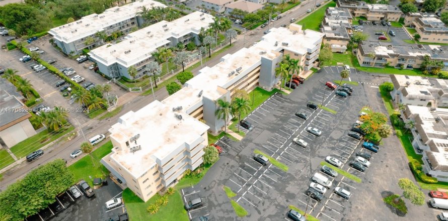 Condominio en Miami, Florida, 3 dormitorios № 1460850