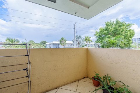 Condominio en venta en Miami, Florida, 3 dormitorios, 111.48 m2 № 1460850 - foto 21