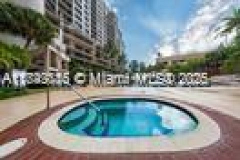 Condo in Miami, Florida, 1 bedroom  № 1839282 - photo 5
