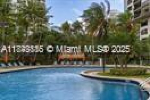 Condo in Miami, Florida, 1 bedroom  № 1839282 - photo 1