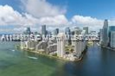 Condo in Miami, Florida, 1 bedroom  № 1839282 - photo 2