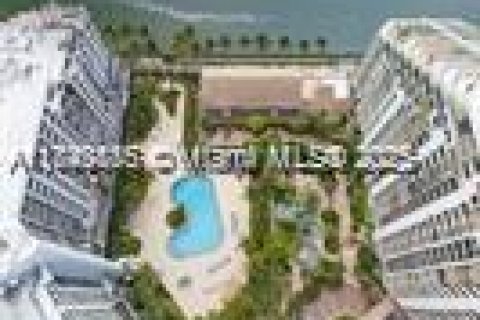 Condo in Miami, Florida, 1 bedroom  № 1839282 - photo 7