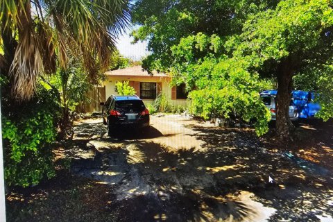 Propiedad comercial en venta en Fort Lauderdale, Florida, 190.64 m2 № 927794 - foto 1