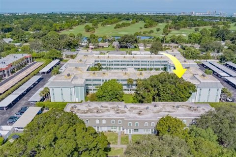 Condominio en alquiler en Belleair, Florida, 1 dormitorio, 81.01 m2 № 1802093 - foto 8
