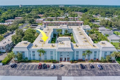 Condo in Belleair, Florida, 1 bedroom  № 1802093 - photo 1