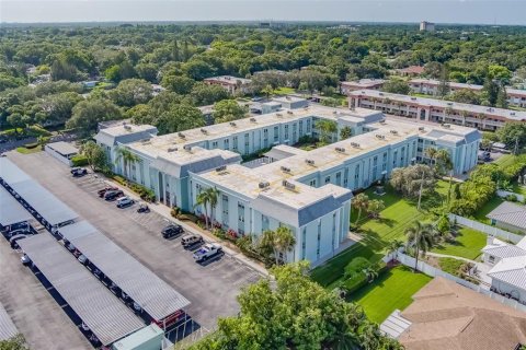 Condominio en alquiler en Belleair, Florida, 1 dormitorio, 81.01 m2 № 1802093 - foto 12