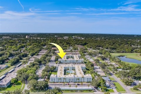 Condominio en alquiler en Belleair, Florida, 1 dormitorio, 81.01 m2 № 1802093 - foto 24