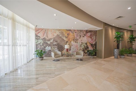 Copropriété à vendre à Bal Harbour, Floride: 1 chambre, 83.24 m2 № 2090768 - photo 22