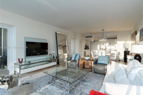 Copropriété à vendre à Bal Harbour, Floride: 1 chambre, 83.24 m2 № 2090768 - photo 10