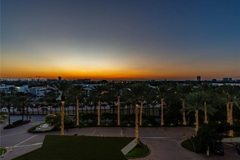Copropriété à vendre à Bal Harbour, Floride: 1 chambre, 83.24 m2 № 2090768 - photo 19
