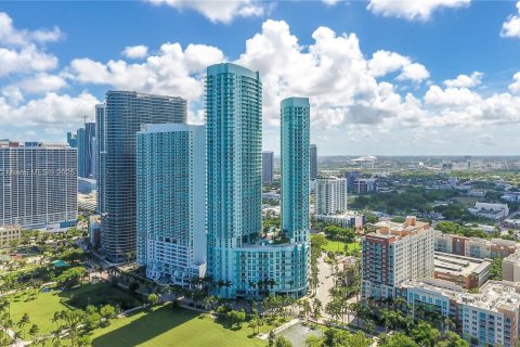 Condo in Miami, Florida, 1 bedroom  № 1888921 - photo 4