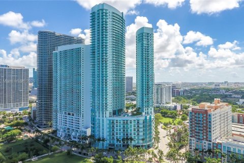 Condo in Miami, Florida, 1 bedroom  № 1888921 - photo 5