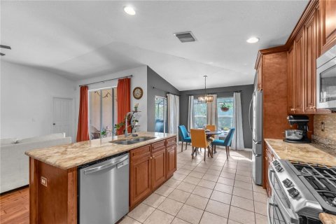 House in Fish Hawk, Florida 4 bedrooms, 188.96 sq.m. № 2117627 - photo 4