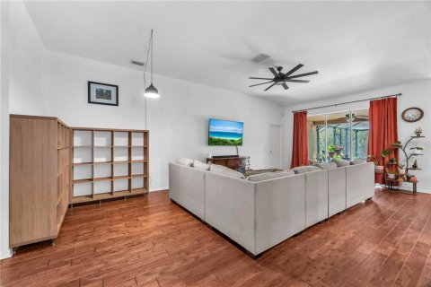 House in Fish Hawk, Florida 4 bedrooms, 188.96 sq.m. № 2117627 - photo 9
