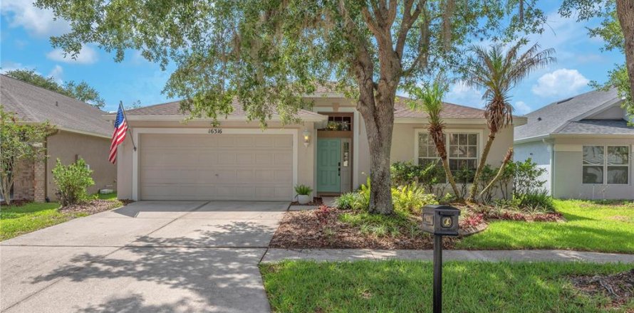 House in Fish Hawk, Florida 4 bedrooms, 188.96 sq.m. № 2117627