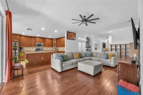 House in Fish Hawk, Florida 4 bedrooms, 188.96 sq.m. № 2117627 - photo 7