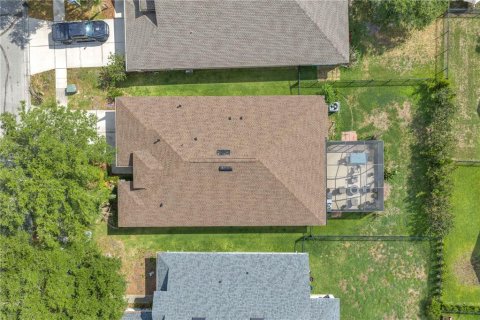 House in Fish Hawk, Florida 4 bedrooms, 188.96 sq.m. № 2117627 - photo 23