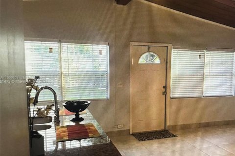 Villa ou maison à louer à Boca Raton, Floride: 2 chambres, 72.84 m2 № 2060805 - photo 2