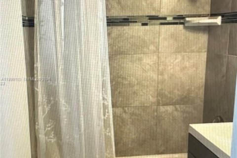 Villa ou maison à louer à Boca Raton, Floride: 2 chambres, 72.84 m2 № 2060805 - photo 5