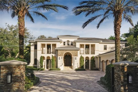 House in Pinecrest, Florida 7 bedrooms, 730.68 sq.m. № 1862526 - photo 1
