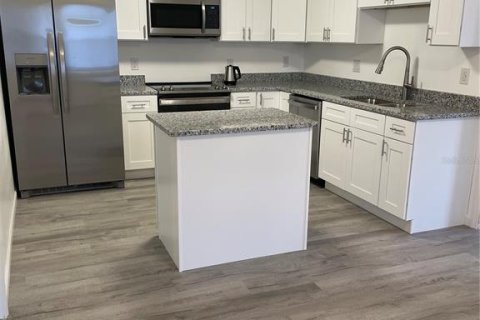 House in Winter Haven, Florida 3 bedrooms, 137.68 sq.m. № 1442951 - photo 6