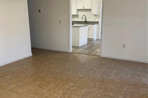 House in Winter Haven, Florida 3 bedrooms, 137.68 sq.m. № 1442951 - photo 8