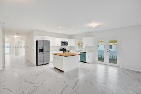Immobilier commercial à vendre à Miami, Floride: 520.25 m2 № 2091256 - photo 7