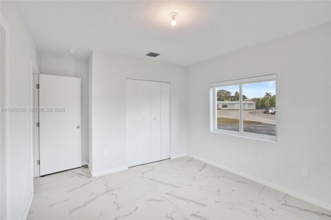 Immobilier commercial à vendre à Miami, Floride: 520.25 m2 № 2091256 - photo 10