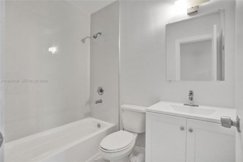 Immobilier commercial à vendre à Miami, Floride: 520.25 m2 № 2091256 - photo 24