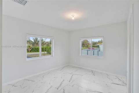 Immobilier commercial à vendre à Miami, Floride: 520.25 m2 № 2091256 - photo 16
