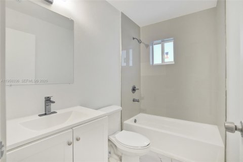 Immobilier commercial à vendre à Miami, Floride: 520.25 m2 № 2091256 - photo 26