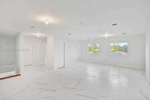 Immobilier commercial à vendre à Miami, Floride: 520.25 m2 № 2091256 - photo 13
