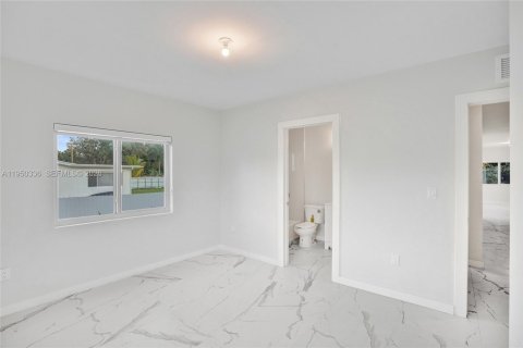 Immobilier commercial à vendre à Miami, Floride: 520.25 m2 № 2091256 - photo 20