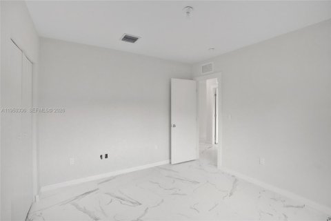 Immobilier commercial à vendre à Miami, Floride: 520.25 m2 № 2091256 - photo 19