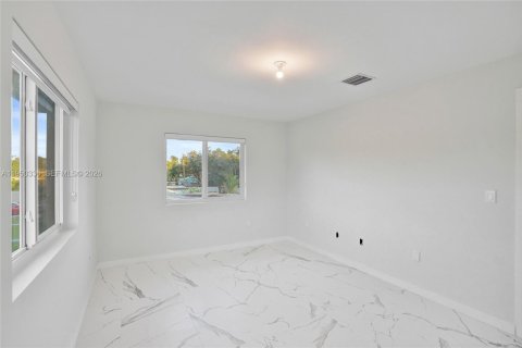 Immobilier commercial à vendre à Miami, Floride: 520.25 m2 № 2091256 - photo 29