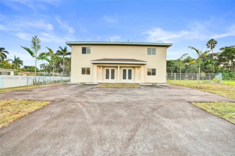 Immobilier commercial à Miami, Floride 520.25 m2 № 2091256