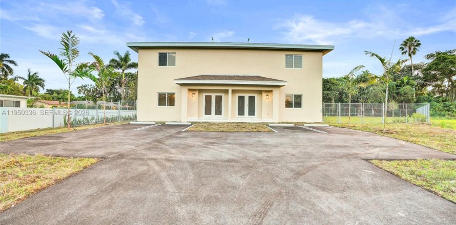 Immobilier commercial à Miami, Floride 520.25 m2 № 2091256