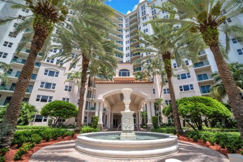 Condominio en venta en Aventura, Florida, 2 dormitorios, 116.78 m2 № 2033967 - foto 3