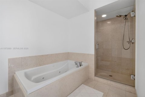 Condominio en venta en Aventura, Florida, 2 dormitorios, 116.78 m2 № 2033967 - foto 18