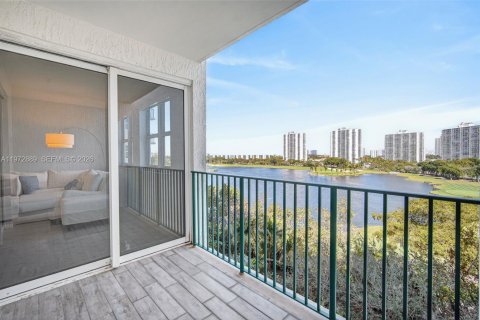 Condominio en venta en Aventura, Florida, 2 dormitorios, 116.78 m2 № 2033967 - foto 24