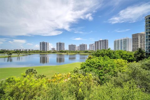 Condominio en venta en Aventura, Florida, 2 dormitorios, 116.78 m2 № 2033967 - foto 30