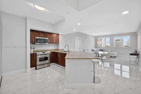 Condominio en venta en Aventura, Florida, 2 dormitorios, 116.78 m2 № 2033967 - foto 4