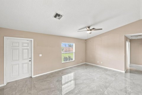 Casa en venta en Port St. Lucie, Florida, 3 dormitorios, 112.97 m2 № 2350989 - foto 7