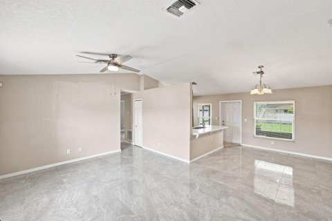 Casa en venta en Port St. Lucie, Florida, 3 dormitorios, 112.97 m2 № 2350989 - foto 9
