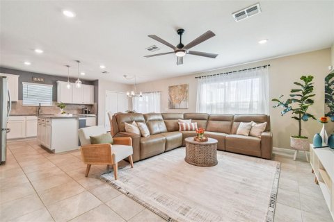 House in Wesley Chapel, Florida 4 bedrooms, 204.66 sq.m. № 1876069 - photo 4