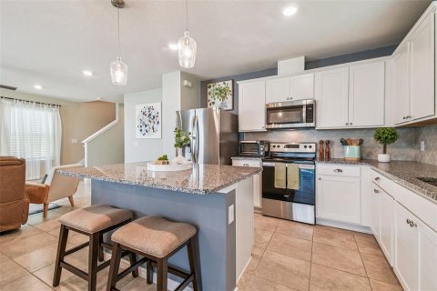 House in Wesley Chapel, Florida 4 bedrooms, 204.66 sq.m. № 1876069 - photo 6