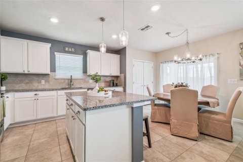 House in Wesley Chapel, Florida 4 bedrooms, 204.66 sq.m. № 1876069 - photo 7