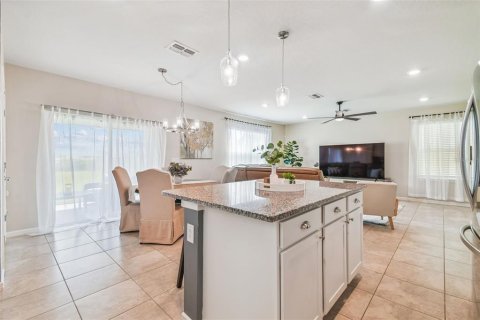 House in Wesley Chapel, Florida 4 bedrooms, 204.66 sq.m. № 1876069 - photo 9