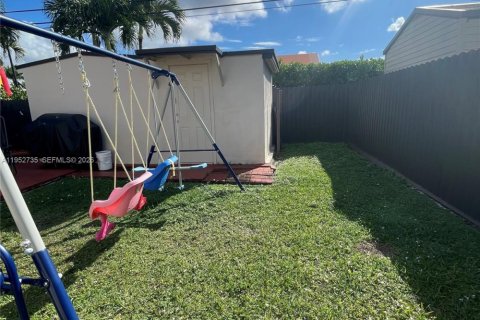 Villa ou maison à vendre à Miami, Floride: 4 chambres, 180.51 m2 № 2010849 - photo 16